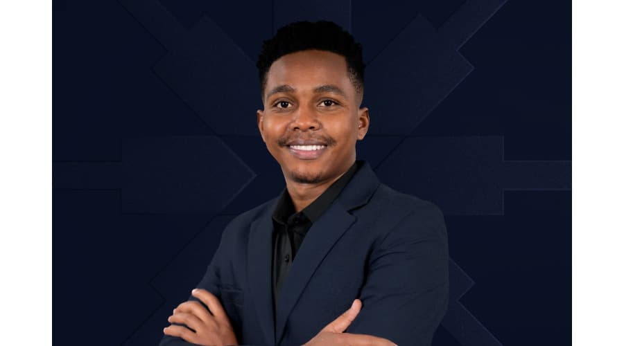 Source illustration for Exness adds Kenyan educator Alex Muoki to Team Pro